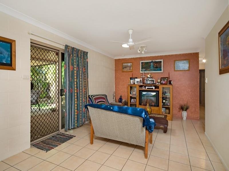 2 Pacific Avenue, Bushland Beach QLD 4818