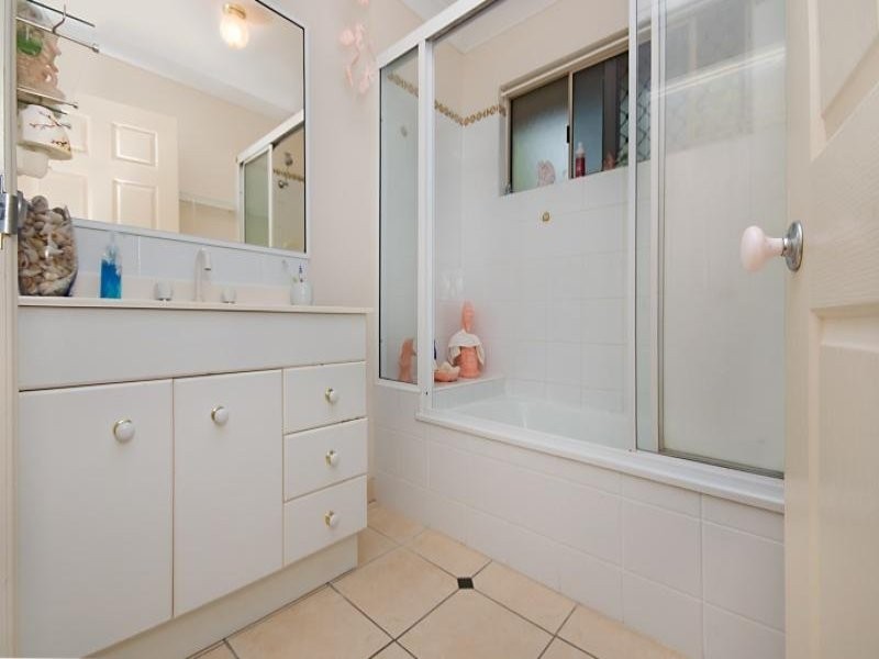 2 Pacific Avenue, Bushland Beach QLD 4818