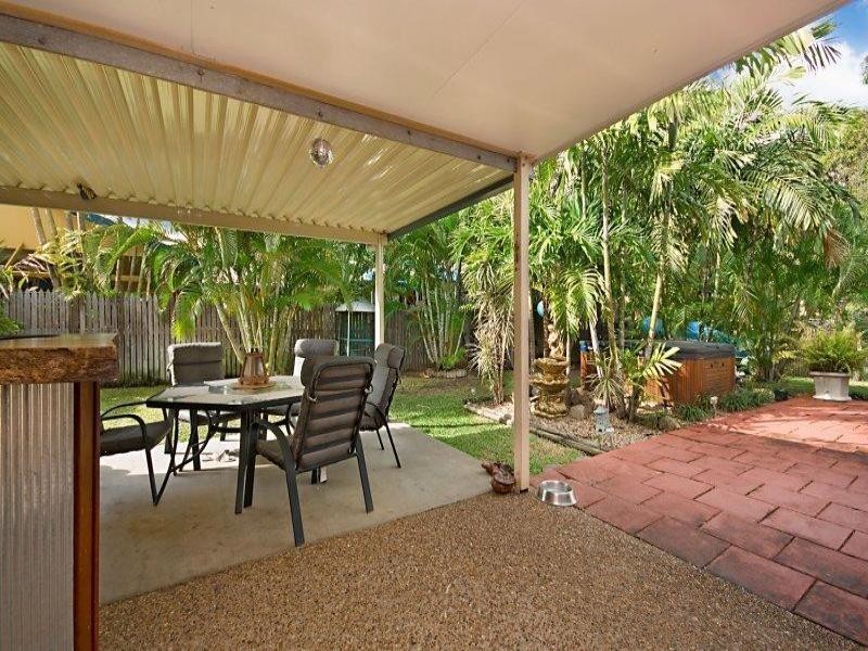 2 Pacific Avenue, Bushland Beach QLD 4818