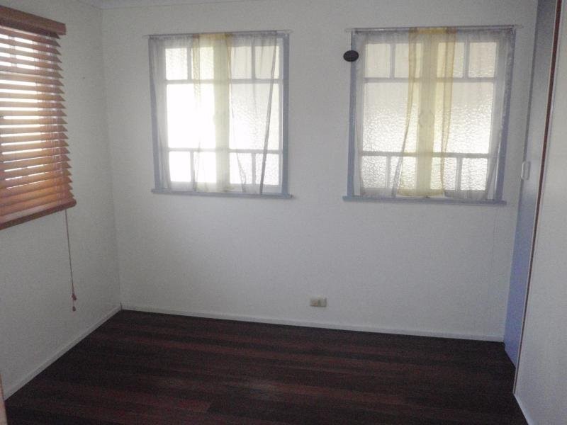 32 Goldring Street, Hermit Park QLD 4812