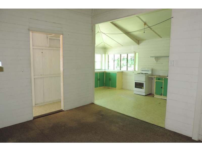 2/122 Queens Road, Hermit Park QLD 4812