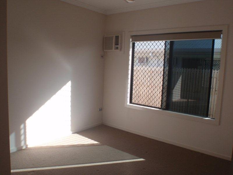 Bushland Beach QLD 4818