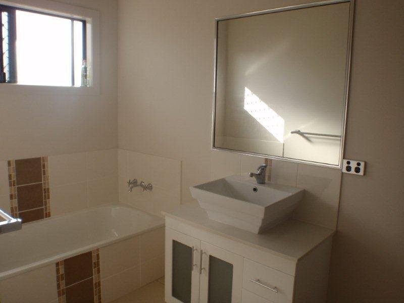 Bushland Beach QLD 4818