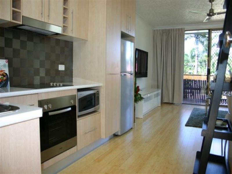 1/11 Tenth Avenue, Railway Estate QLD 4810