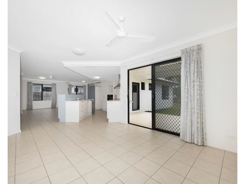 39 Woodwark Drive, Bushland Beach QLD 4818