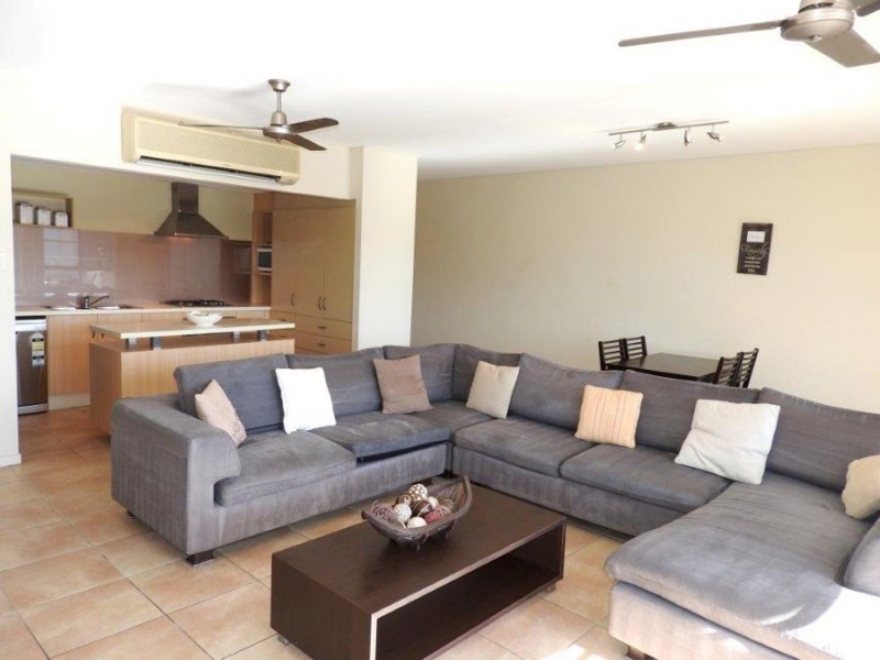 2/237 Riverside Boulevard, Douglas QLD 4814