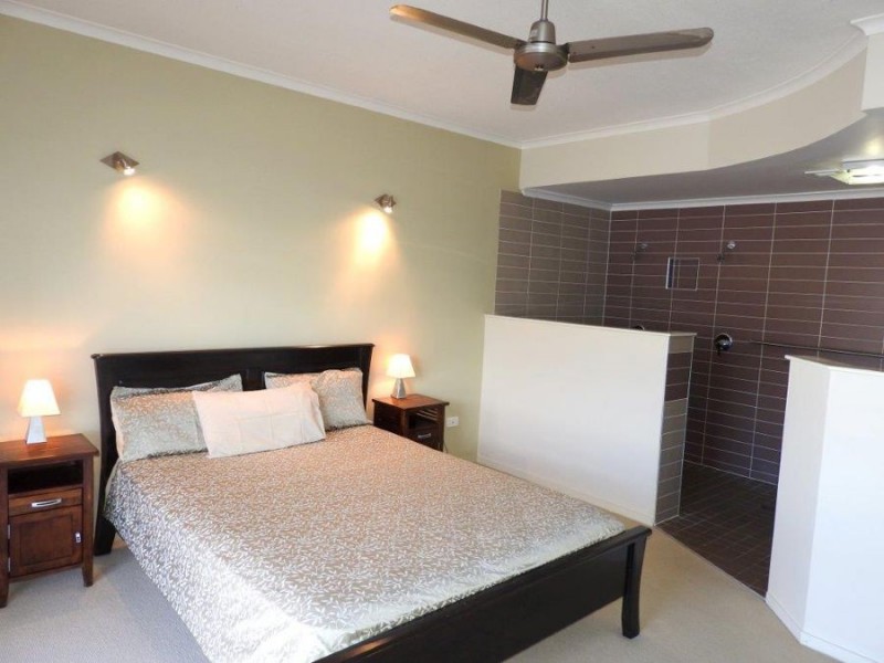 2/237 Riverside Boulevard, Douglas QLD 4814