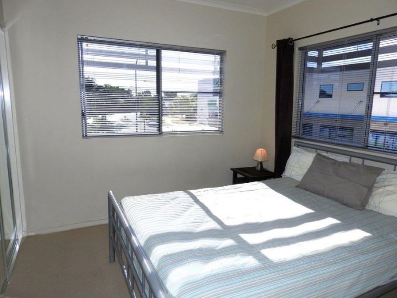 2/237 Riverside Boulevard, Douglas QLD 4814
