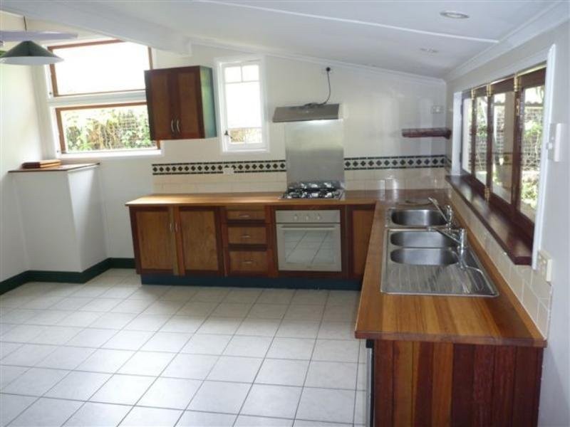 West End QLD 4810