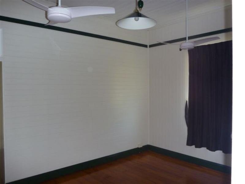 West End QLD 4810