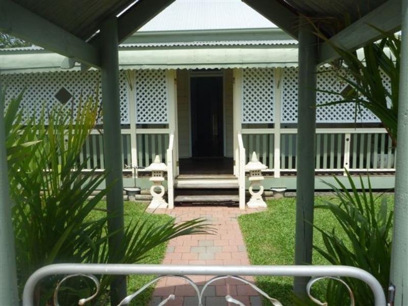 West End QLD 4810