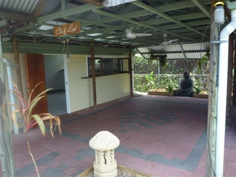 West End QLD 4810