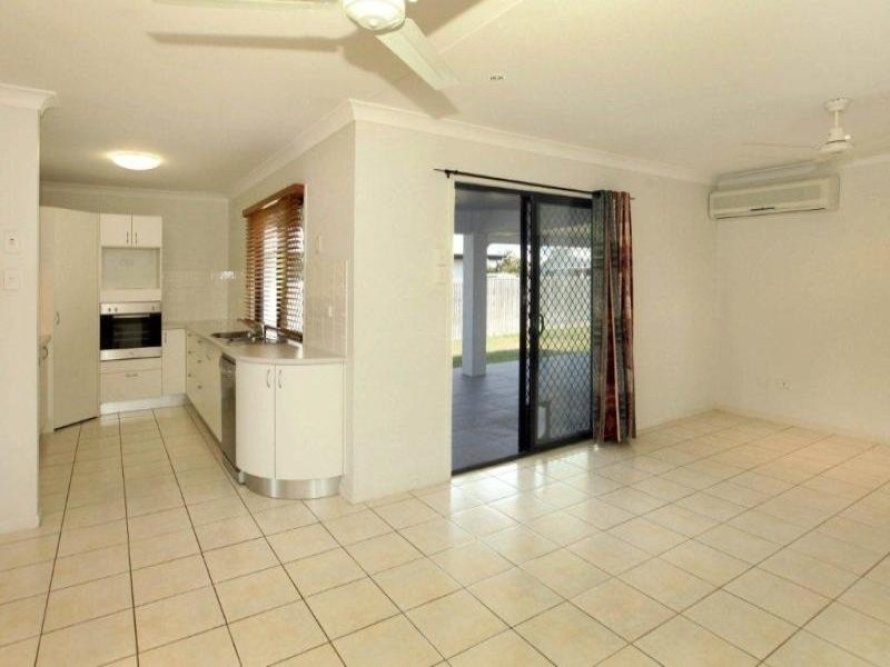 6 Kempton Chase, Burdell QLD 4818