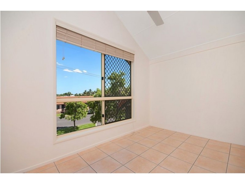2/22 Primrose Street, North Ward QLD 4810