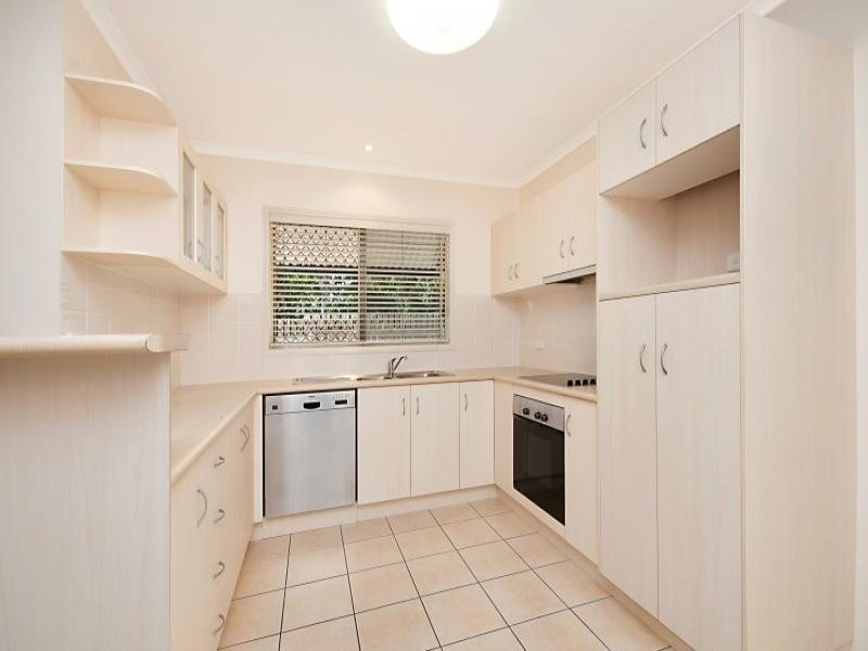 2/22 Primrose Street, North Ward QLD 4810