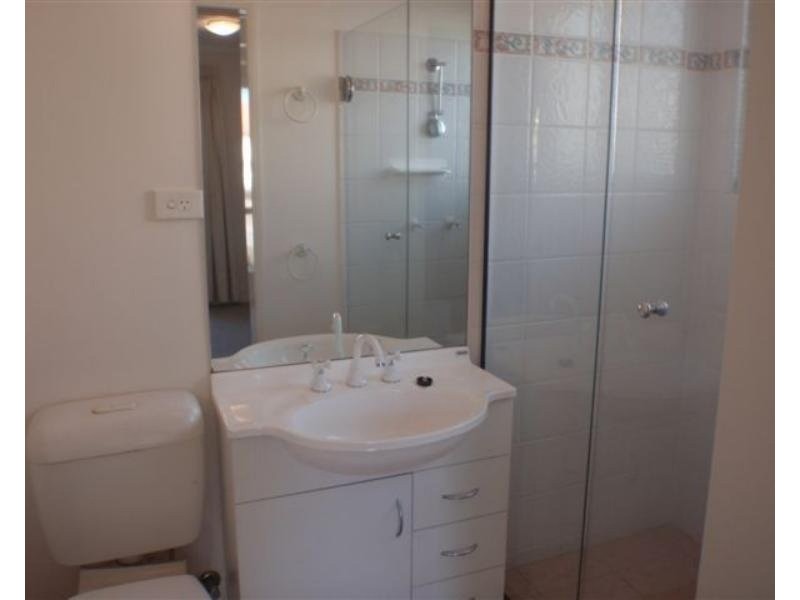 4 Blue Lake Court, Kirwan QLD 4817