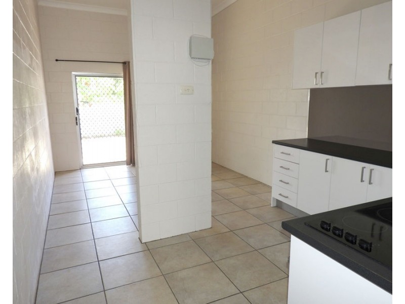 2/398 Walker Street, Townsville City QLD 4810