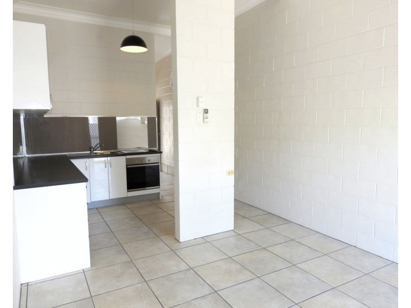 2/398 Walker Street, Townsville City QLD 4810