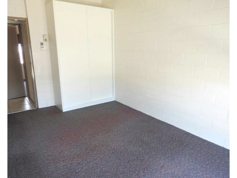 2/398 Walker Street, Townsville City QLD 4810