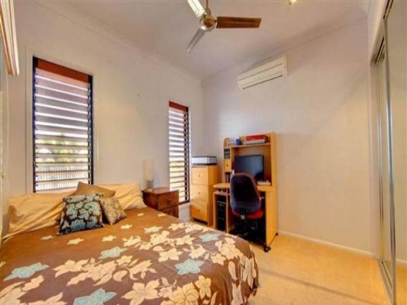 Bushland Beach QLD 4818