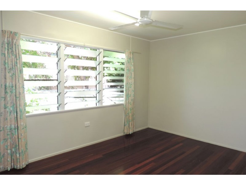 4/8 Price Street, Belgian Gardens QLD 4810