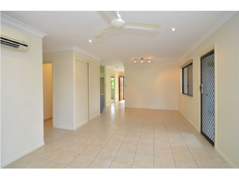 1/18 San Vito Crescent, Rasmussen QLD 4815