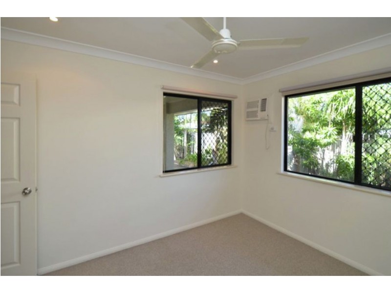 1/18 San Vito Crescent, Rasmussen QLD 4815