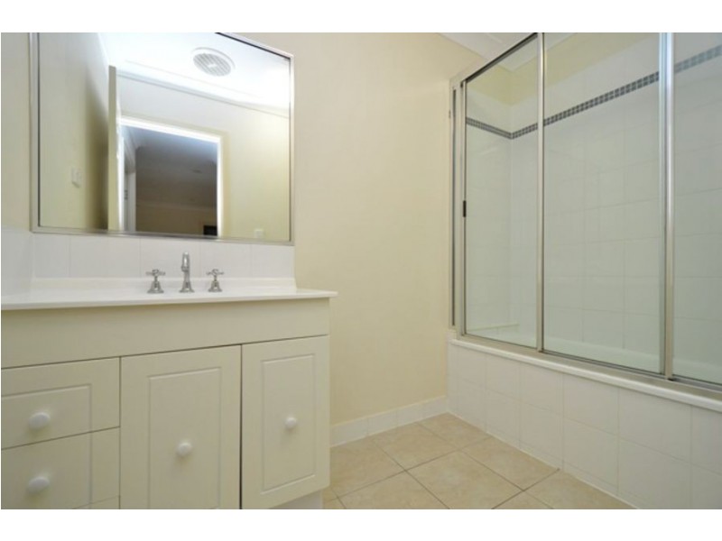 1/18 San Vito Crescent, Rasmussen QLD 4815