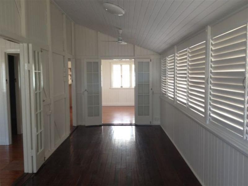 16 Isley Street, North Ward QLD 4810