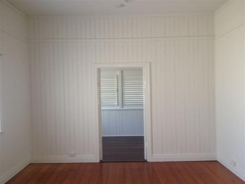 16 Isley Street, North Ward QLD 4810