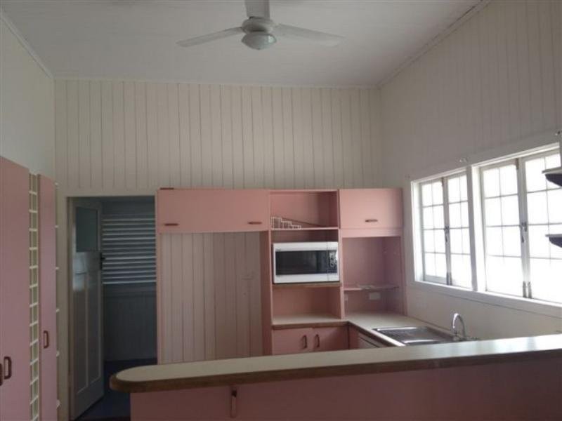 16 Isley Street, North Ward QLD 4810