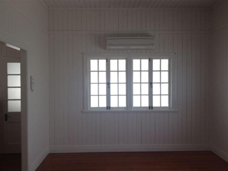 16 Isley Street, North Ward QLD 4810