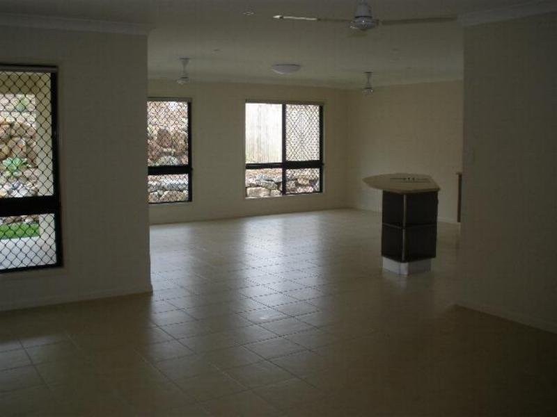 9 San Antonio Court, Mount Louisa QLD 4814