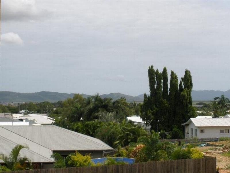 9 San Antonio Court, Mount Louisa QLD 4814