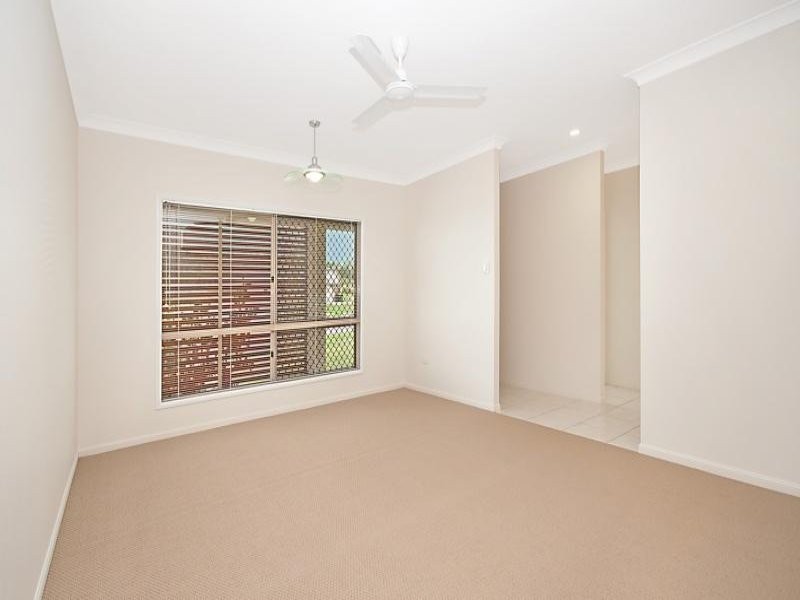 Bushland Beach QLD 4818