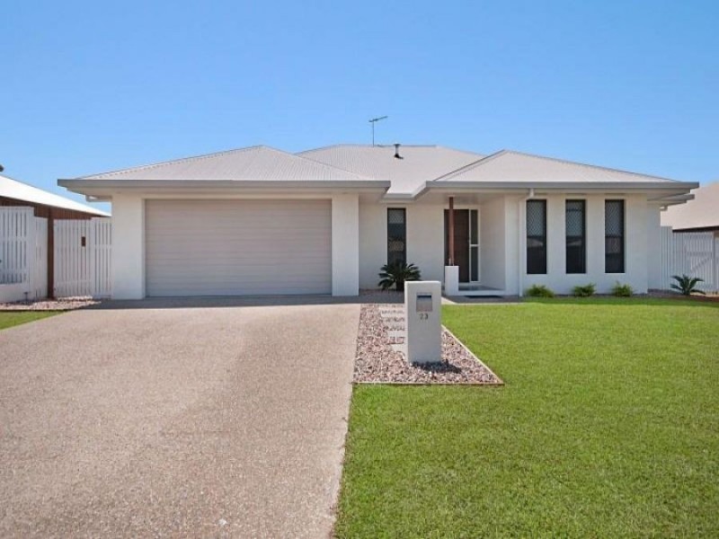 Bushland Beach QLD 4818