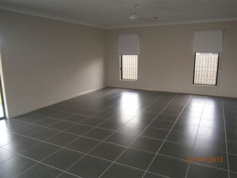 Bushland Beach QLD 4818