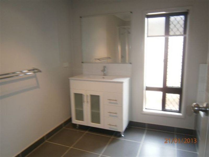 Bushland Beach QLD 4818