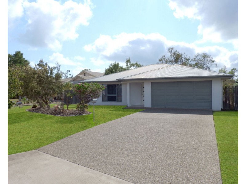 4 Nina Pocket, Bushland Beach QLD 4818
