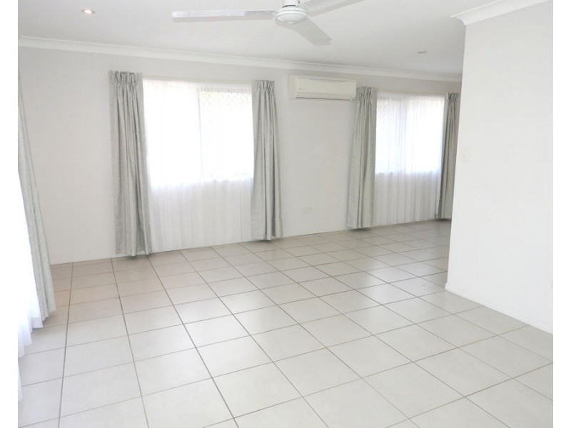 4 Nina Pocket, Bushland Beach QLD 4818