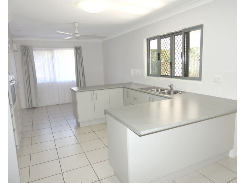 4 Nina Pocket, Bushland Beach QLD 4818