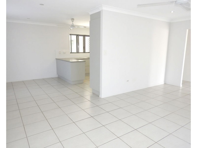 4 Nina Pocket, Bushland Beach QLD 4818