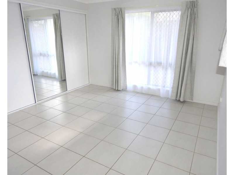 4 Nina Pocket, Bushland Beach QLD 4818