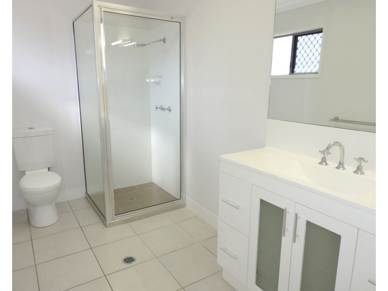 4 Nina Pocket, Bushland Beach QLD 4818