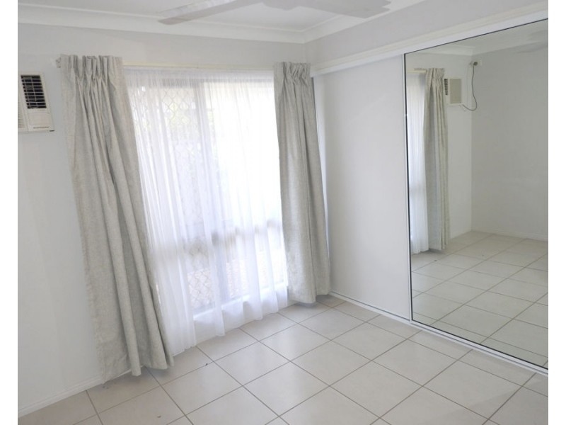 4 Nina Pocket, Bushland Beach QLD 4818