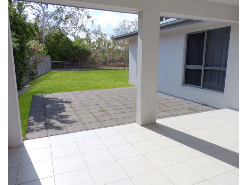 4 Nina Pocket, Bushland Beach QLD 4818