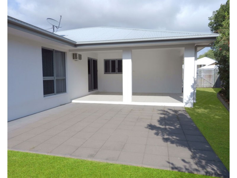 4 Nina Pocket, Bushland Beach QLD 4818