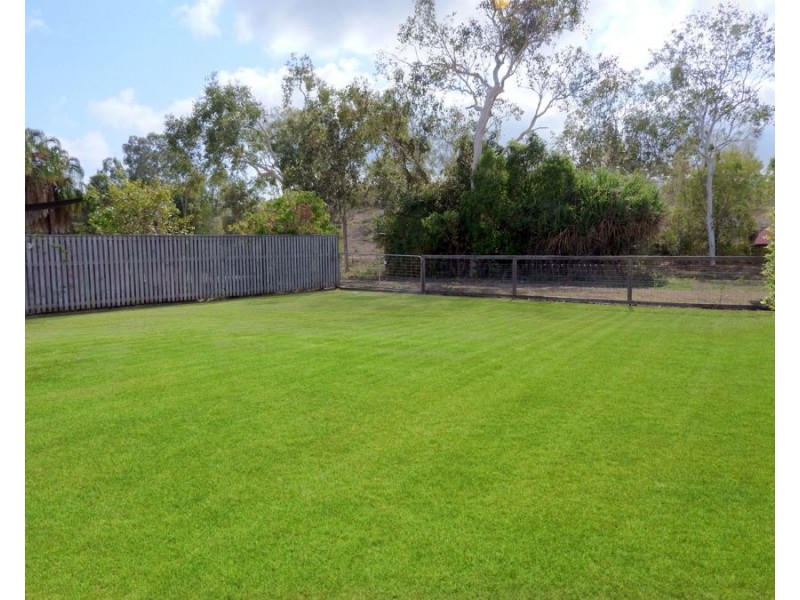 4 Nina Pocket, Bushland Beach QLD 4818