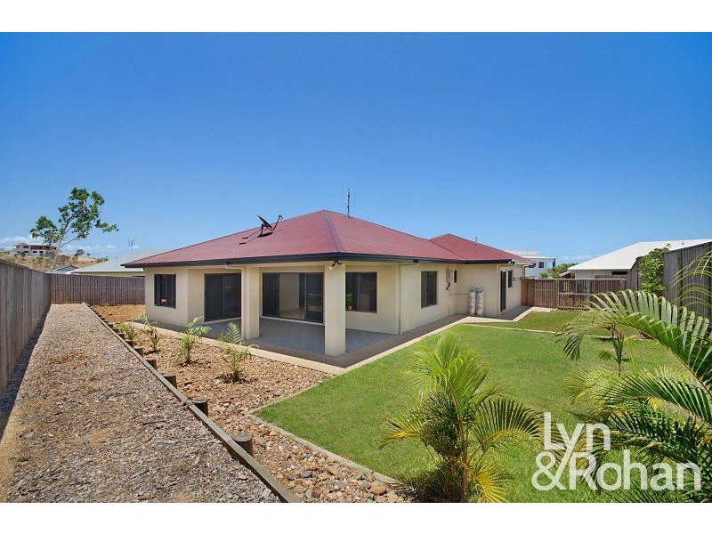 11 Yanooa Court, Bushland Beach QLD 4818