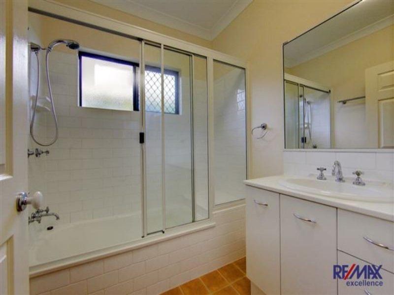 1 Minaret Way, Mount Louisa QLD 4814